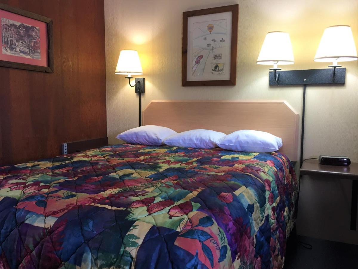 Indianhead Motel Ironwood Dış mekan fotoğraf