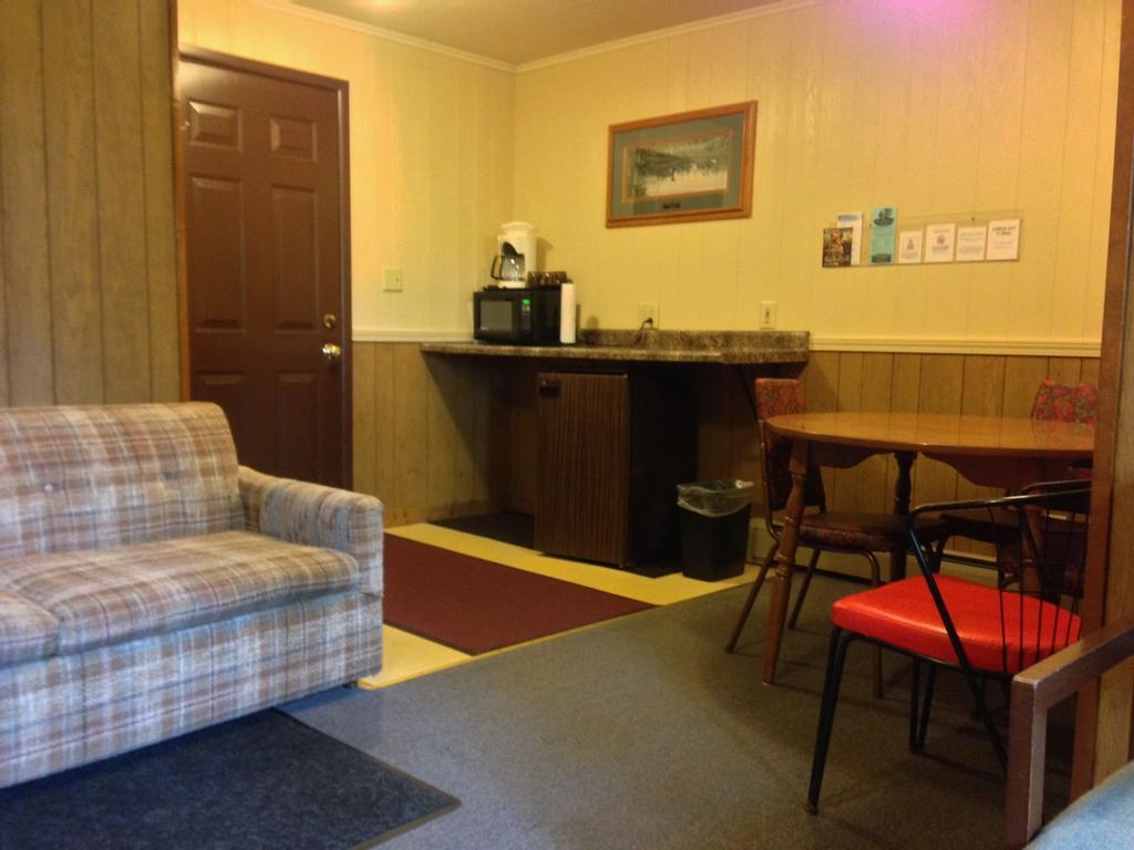 Indianhead Motel Ironwood Oda fotoğraf