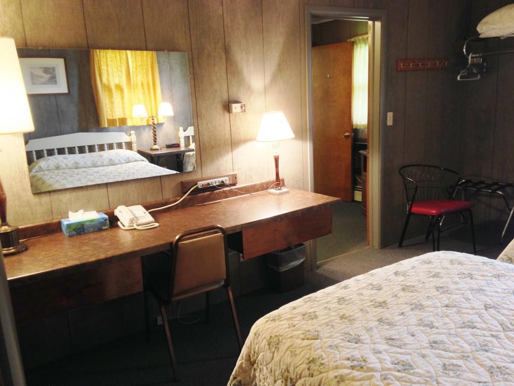 Indianhead Motel Ironwood Oda fotoğraf